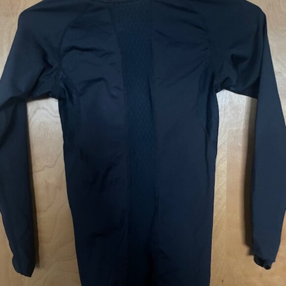 2XU Compression Tops - Picture 3 of 4
